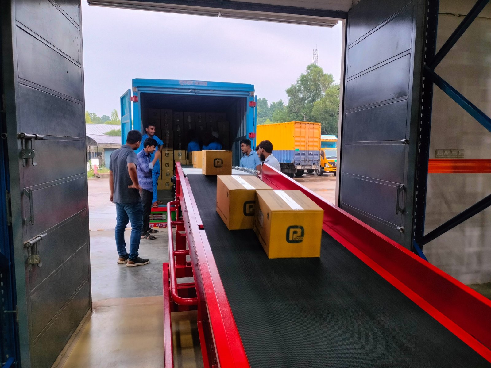 Truck Loading Conveyor & Flexible Roller Conveyor — photo 3