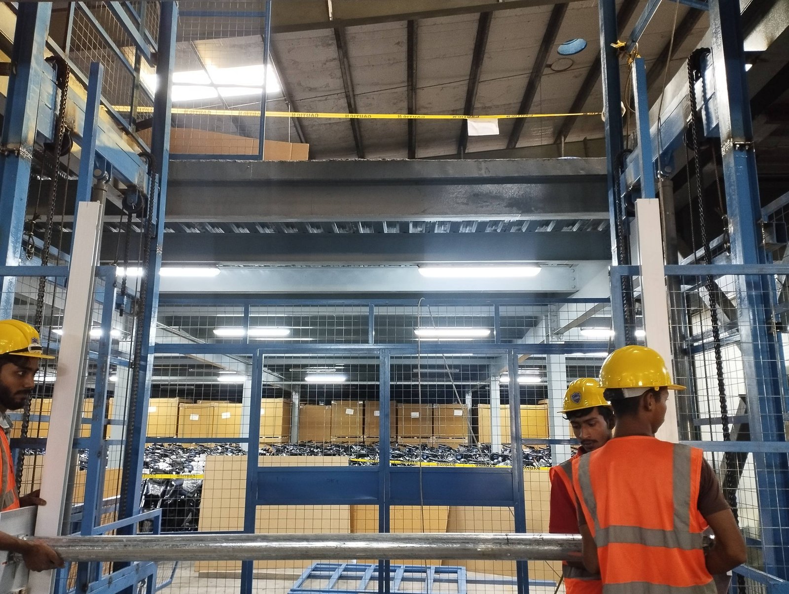 Hydraulic Cargo Lift